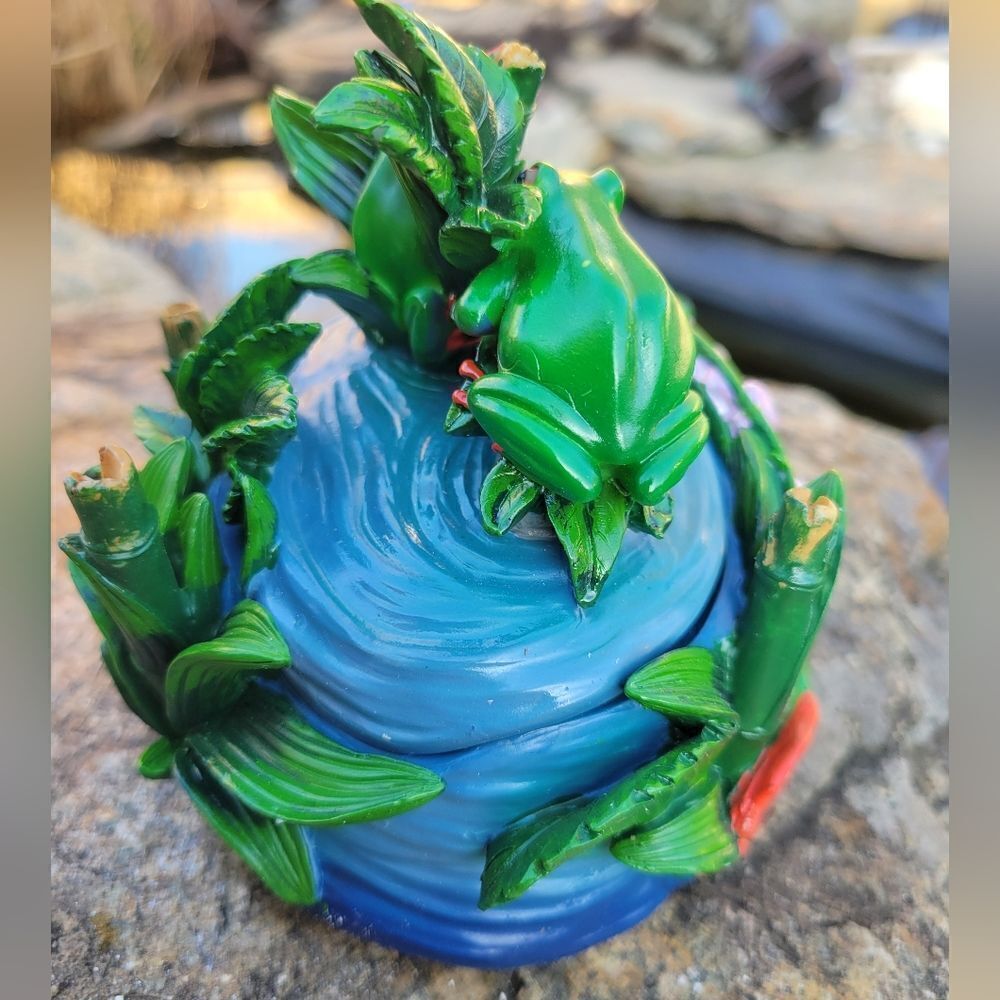 Frog Handpainted Trinket Box‎ - Picture 8 of 12